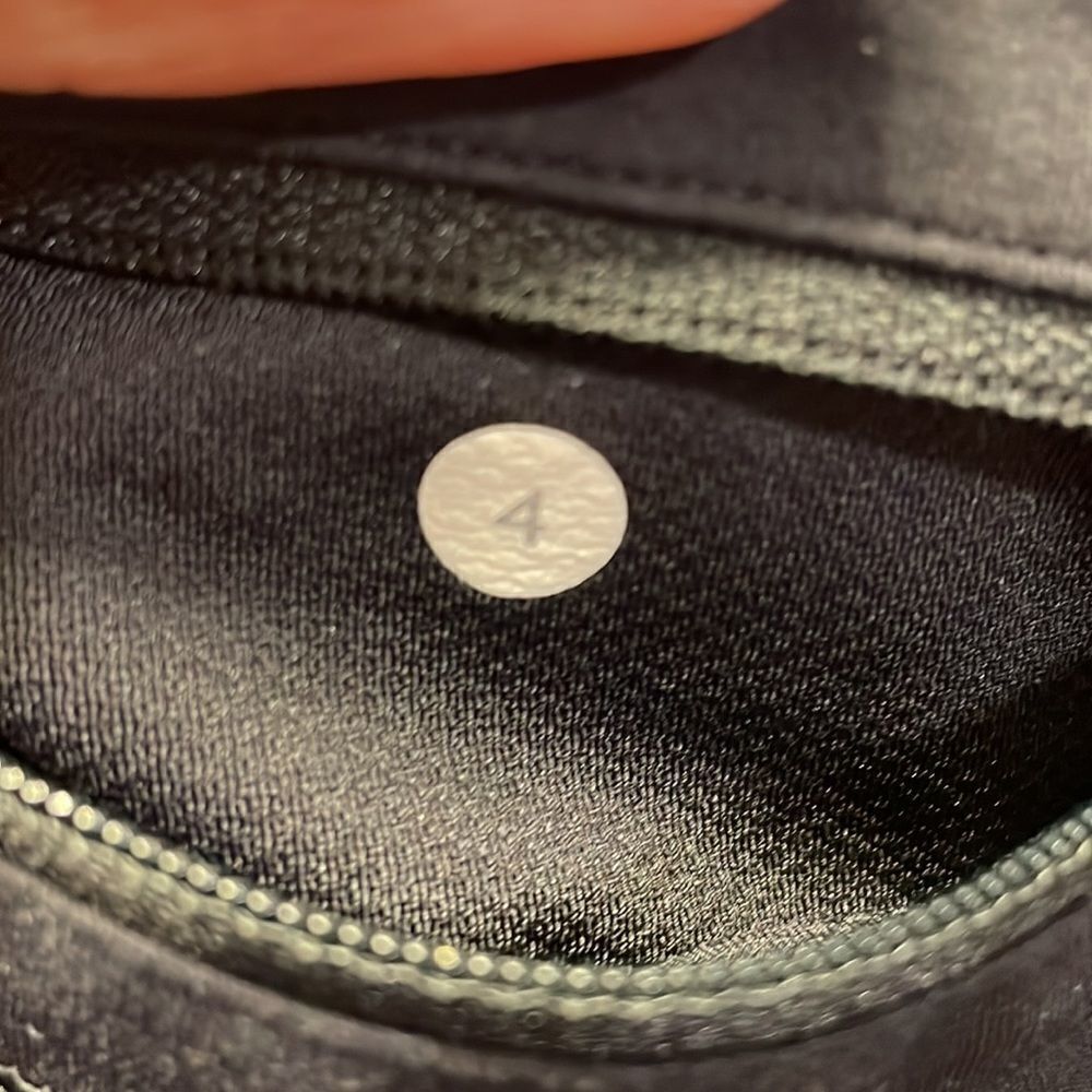 Lululemon Athletica woman’s black Capri - Picture 8 of 10